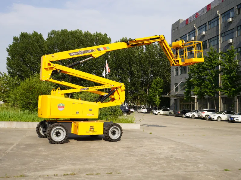 Подъемная рабочая платформа с коленчатным рычагом длиной 22 метра